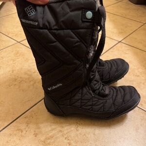 Columbia Waterproof Snow Boots Kids Size 2 Winter Insulated Black